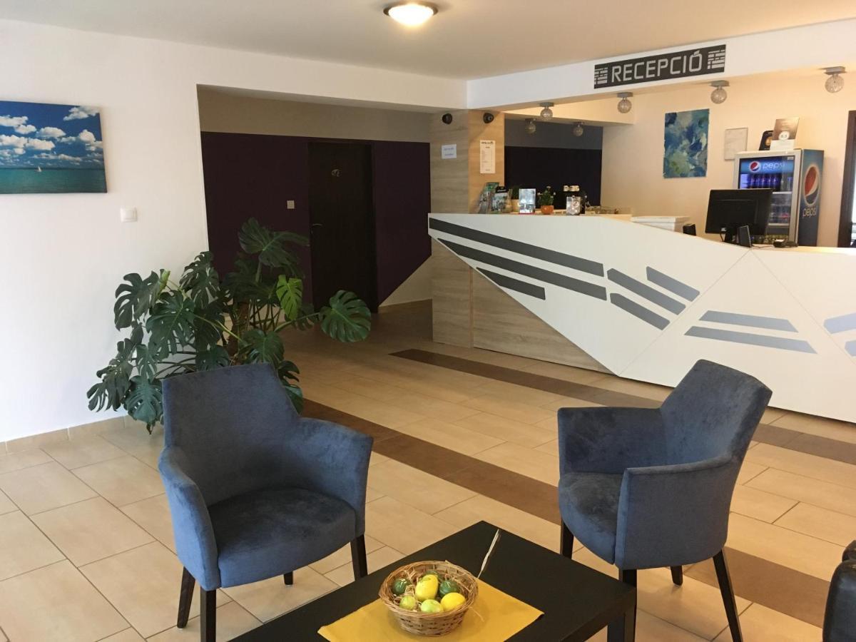 Hotel Pallone بالاتونفوريد المظهر الخارجي الصورة