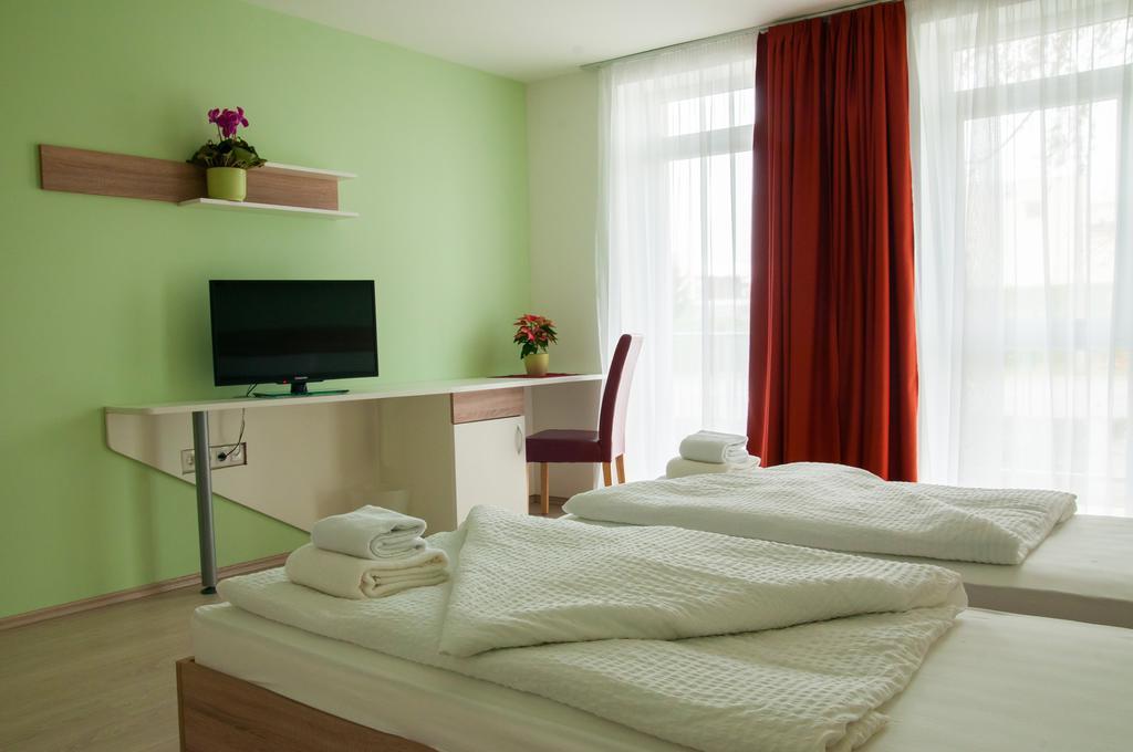 Hotel Pallone بالاتونفوريد الغرفة الصورة