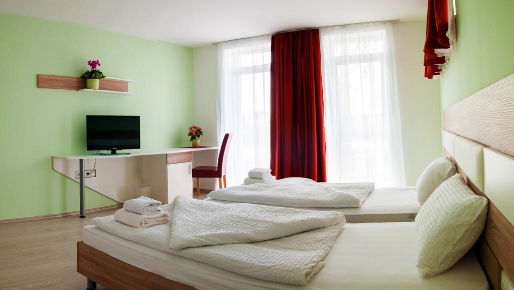 Hotel Pallone بالاتونفوريد الغرفة الصورة